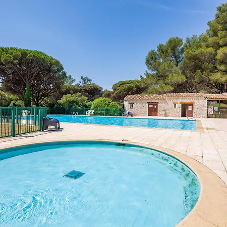 Font Mourier By Interhome Cogolin